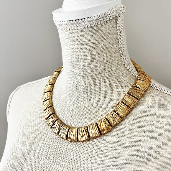 NEW Chico's Goldtone Crinkle Collar Necklace - Picture 5 of 9